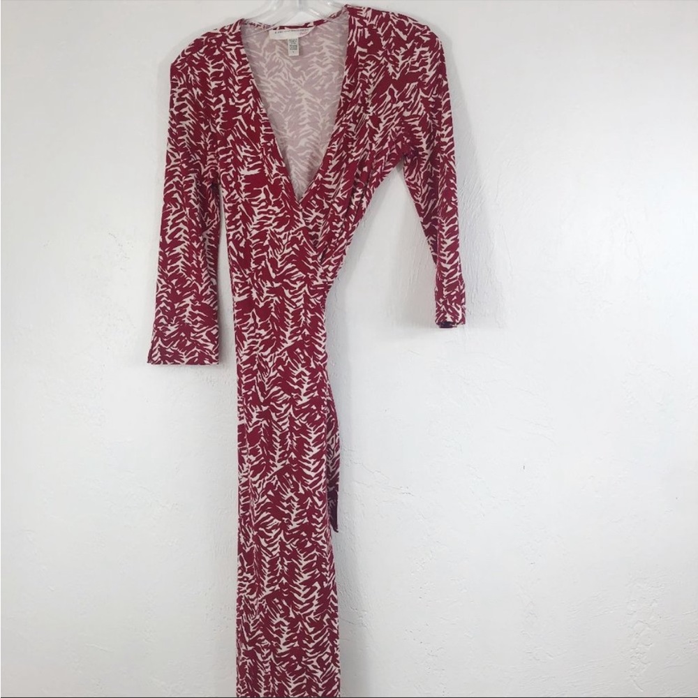 Diane Von Furstenberg | vintage wrap dress | size 2